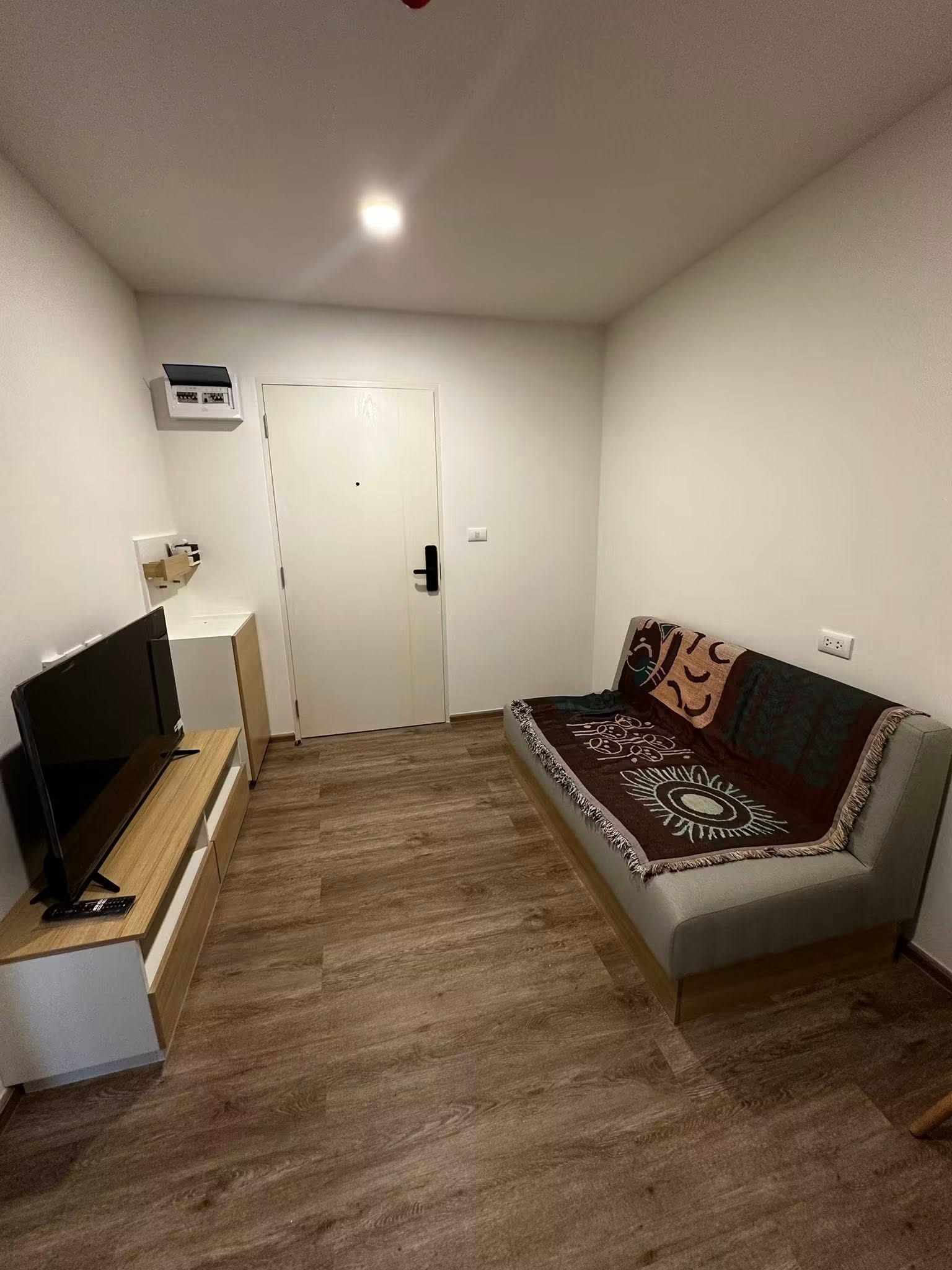 Fully Furnished 1-Bedroom Condo near MRT Si Dan at Sena Kith Srinakarin–Sridan