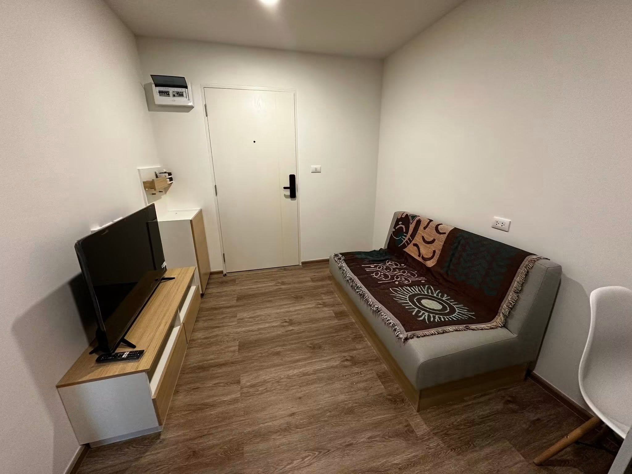 Fully Furnished 1-Bedroom Condo near MRT Si Dan at Sena Kith Srinakarin–Sridan