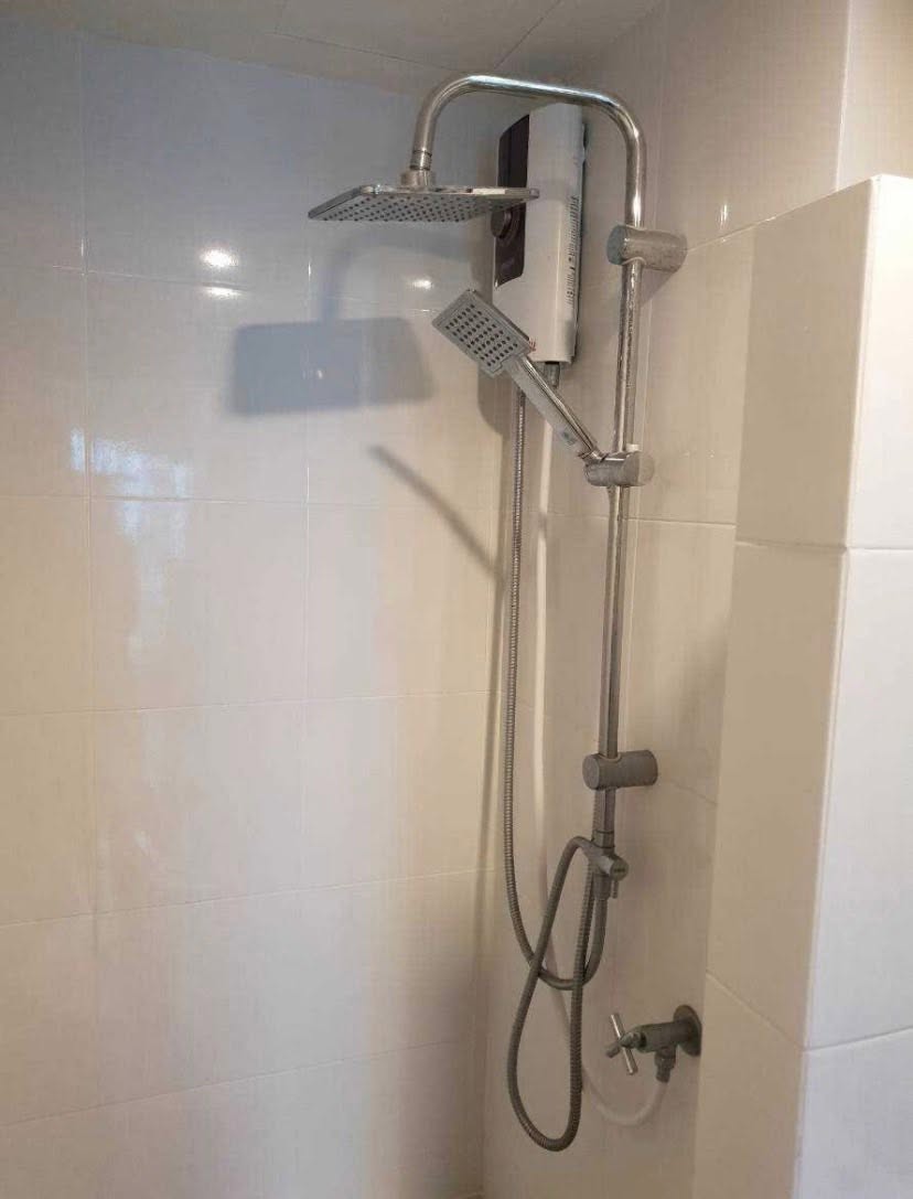 Fully Furnished 1-Bedroom Condo with Separate Kitchen near BTS Samrong