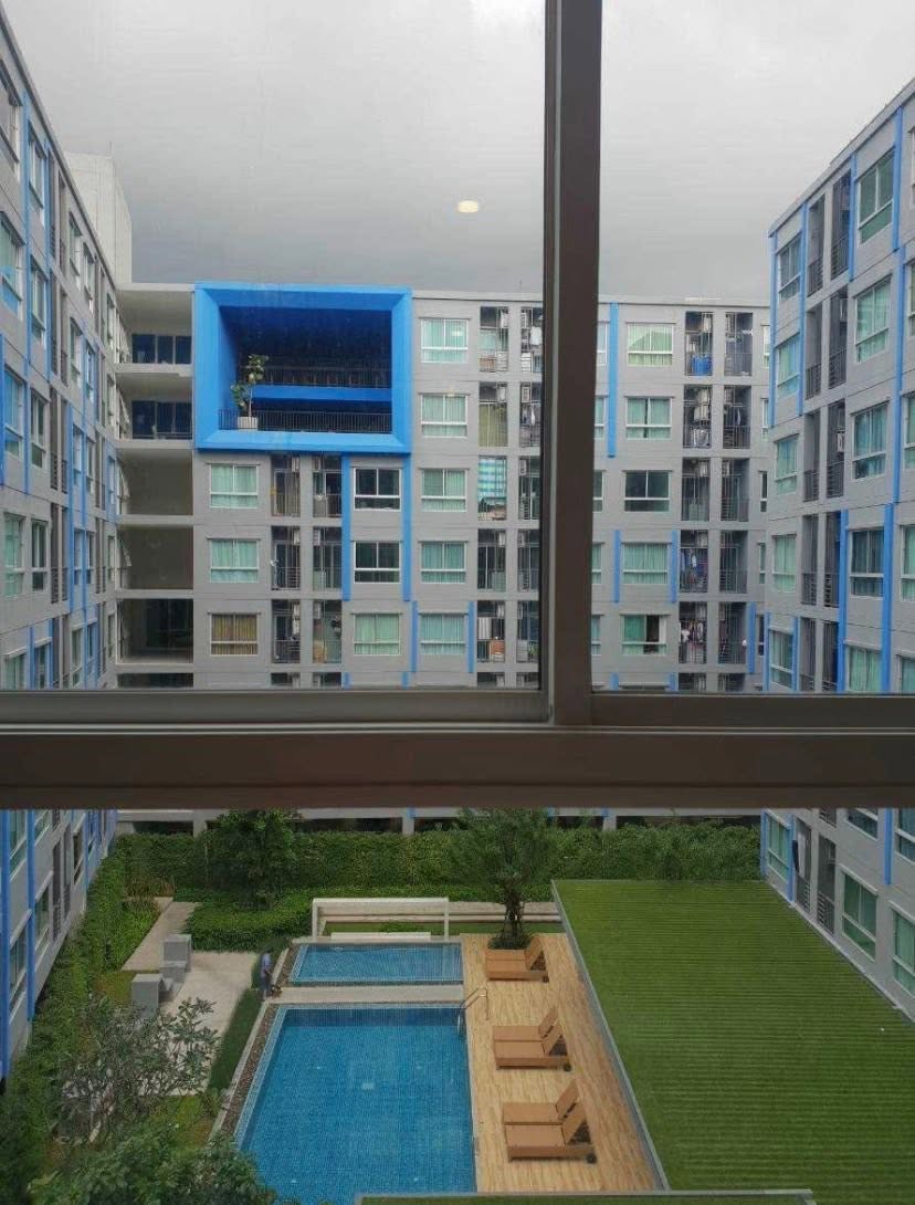 Fully Furnished 1-Bedroom Condo with Separate Kitchen near BTS Samrong