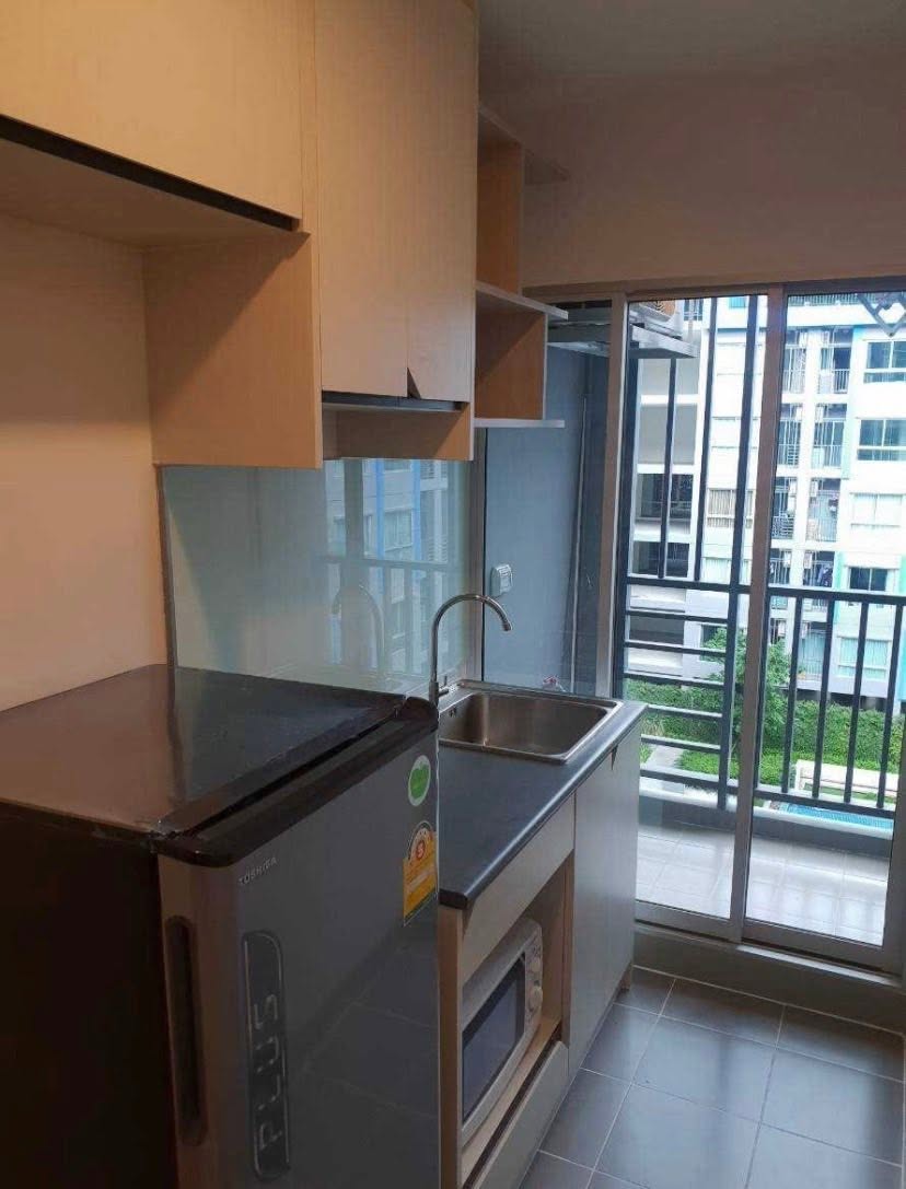 Fully Furnished 1-Bedroom Condo with Separate Kitchen near BTS Samrong