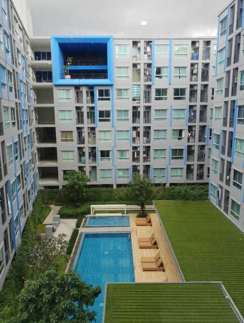 Fully Furnished 1-Bedroom Condo with Separate Kitchen near BTS Samrong