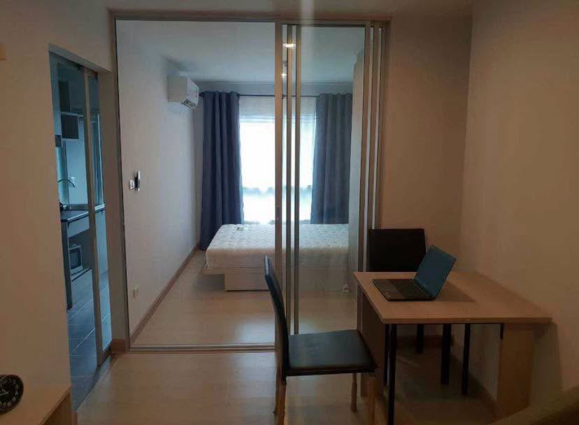 Fully Furnished 1-Bedroom Condo with Separate Kitchen near BTS Samrong