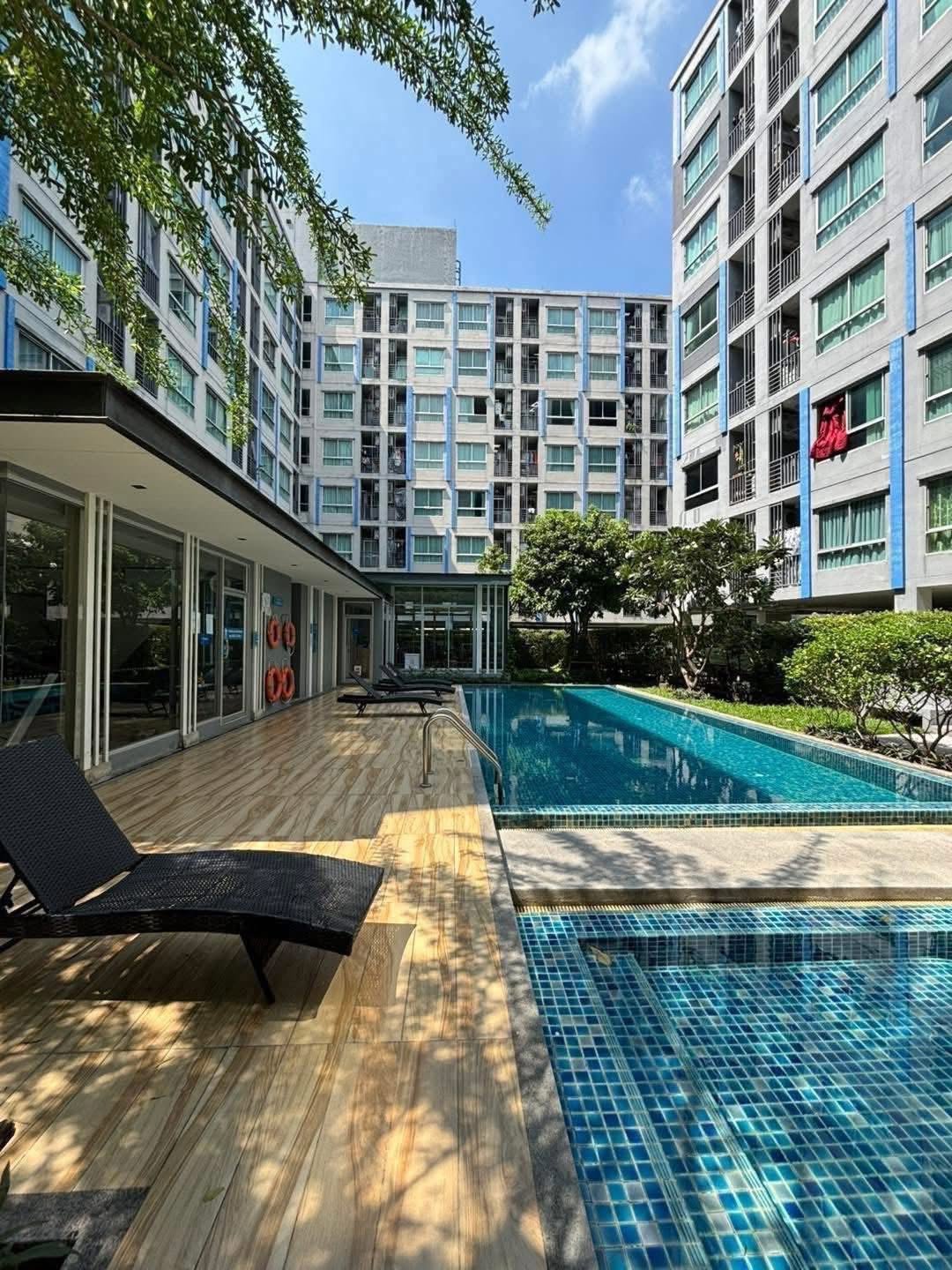 Fully Furnished 1-Bedroom Condo with Separate Kitchen near BTS Samrong