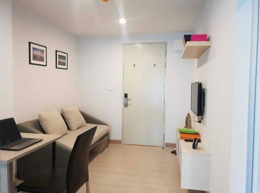 Fully Furnished 1-Bedroom Condo with Separate Kitchen near BTS Samrong