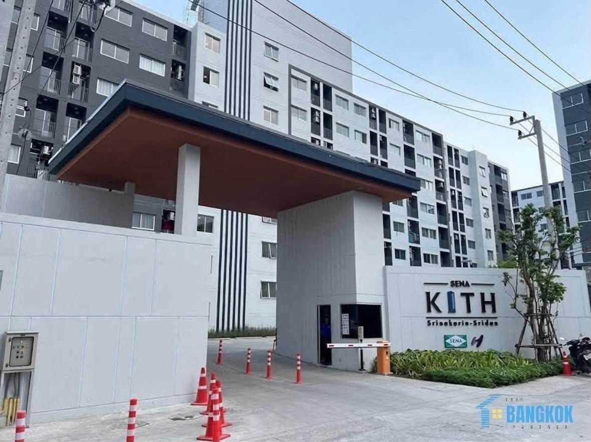 Fully Furnished 1-Bedroom Condo with Washing Machine near MRT Si Dan