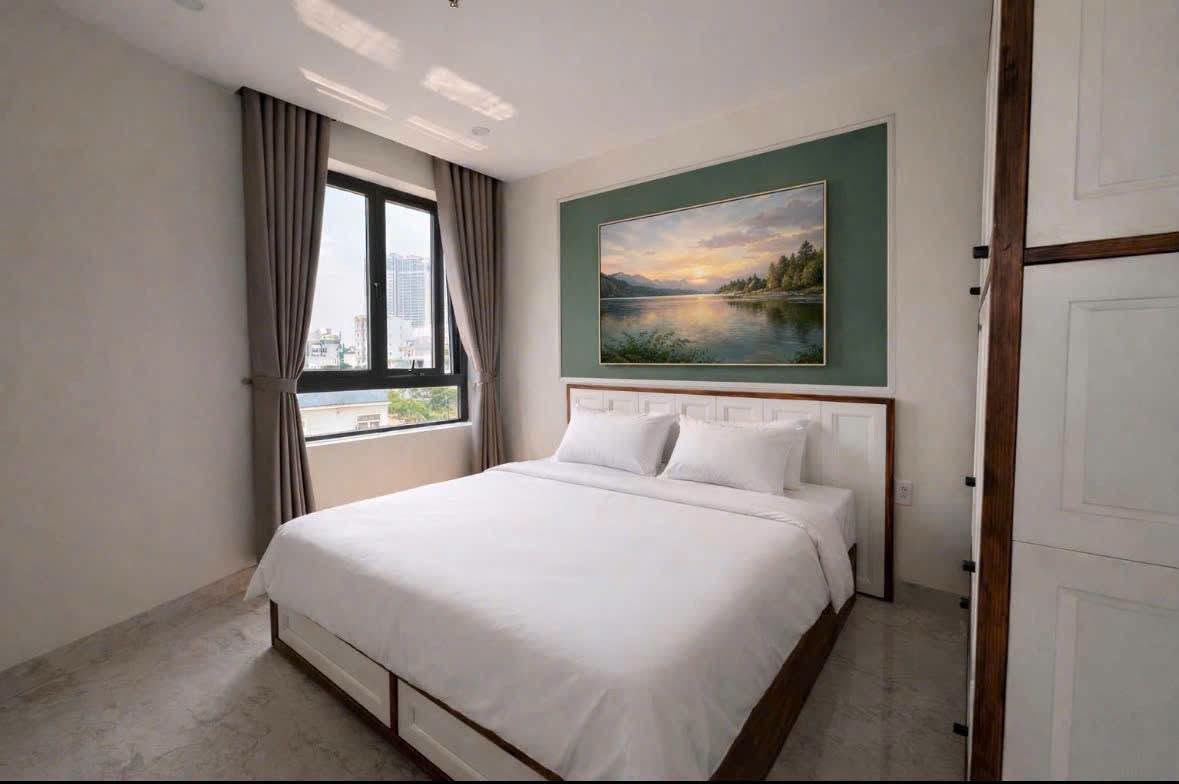 Modern Fully Furnished 1-Bedroom Apartment with Two Balconies near Mỹ Khê Beach