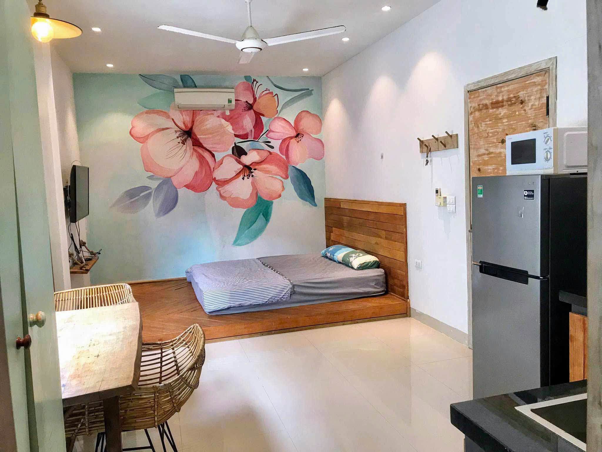 New Studio Apartment with Spacious Balcony near the Beach at Lamay Apartment