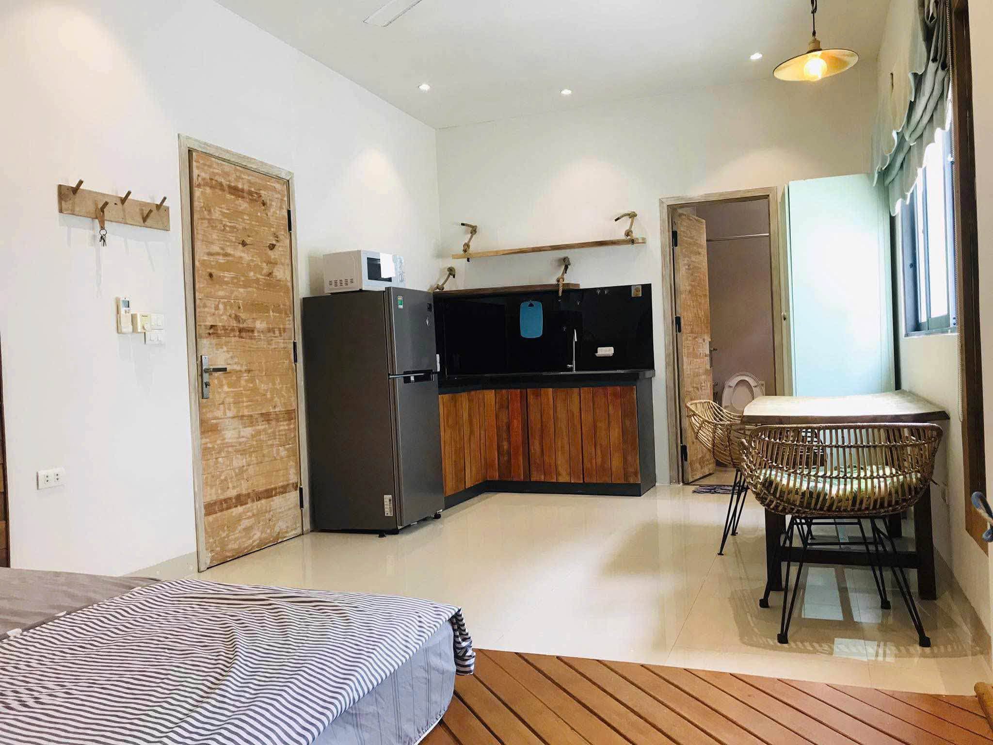 New Studio Apartment with Spacious Balcony near the Beach at Lamay Apartment