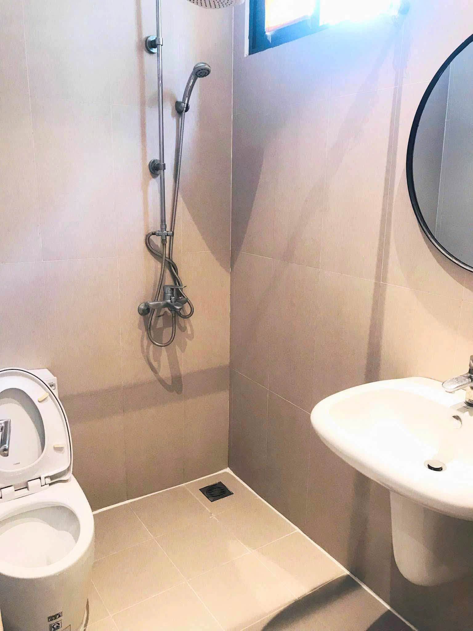 New Studio Apartment with Spacious Balcony near the Beach at Lamay Apartment