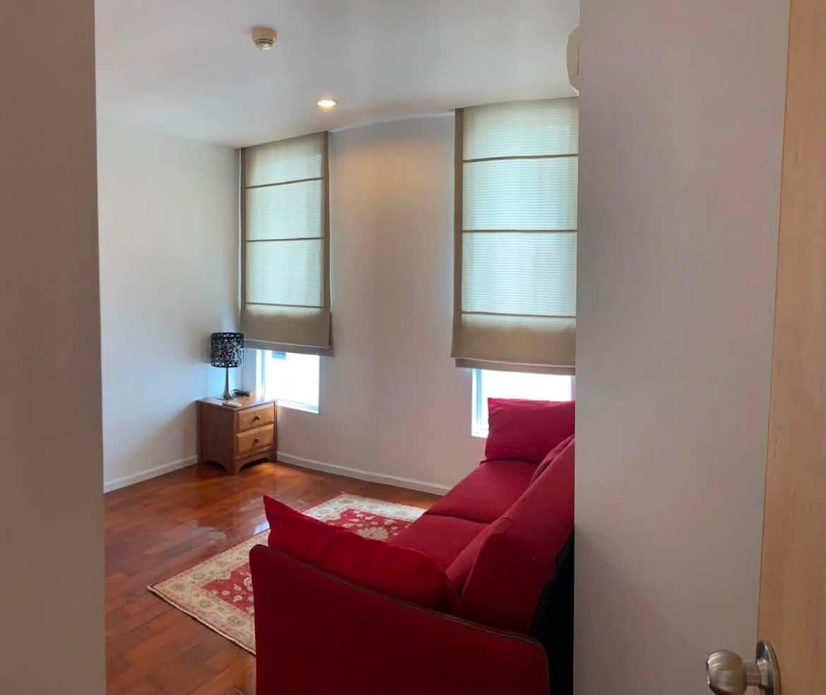 Fully Furnished 3-Bedroom Corner Unit with Garden View near BTS Nana