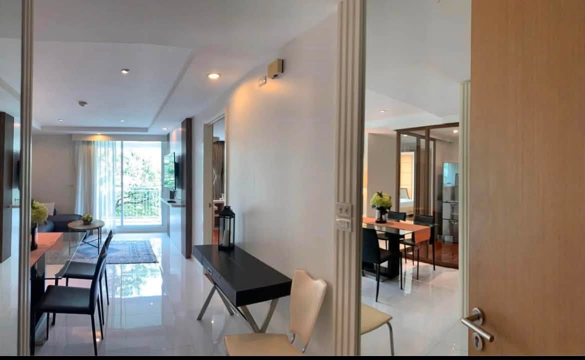 Fully Furnished 3-Bedroom Corner Unit with Garden View near BTS Nana