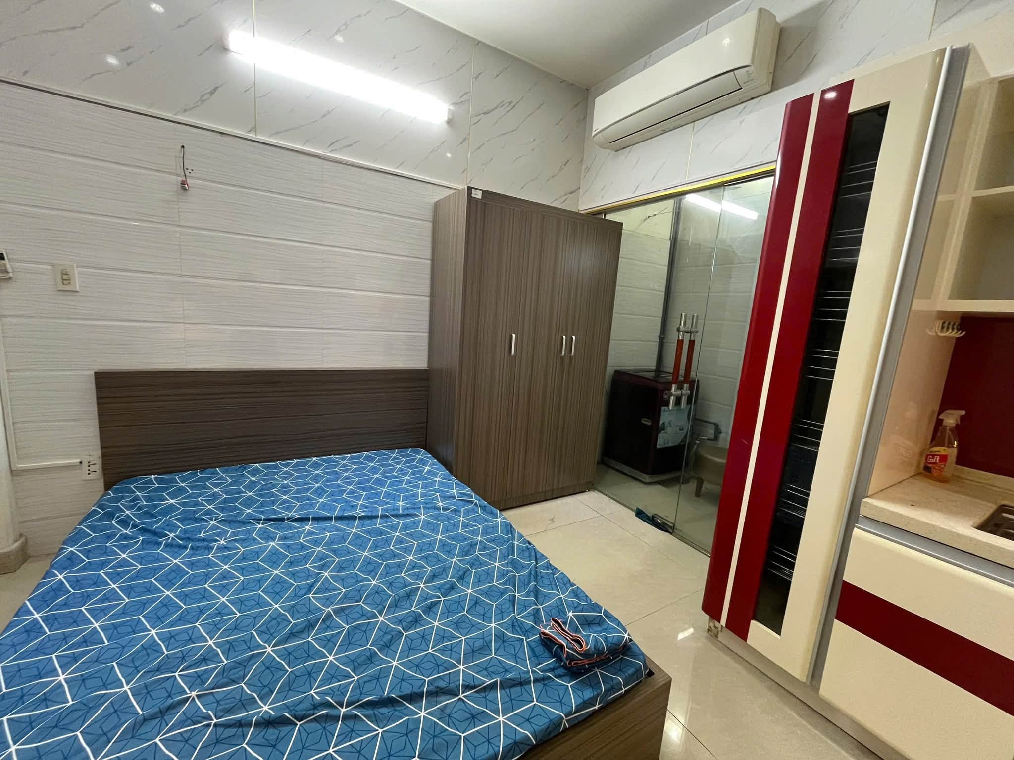 Furnished Room with Car Parking on Văn Cao