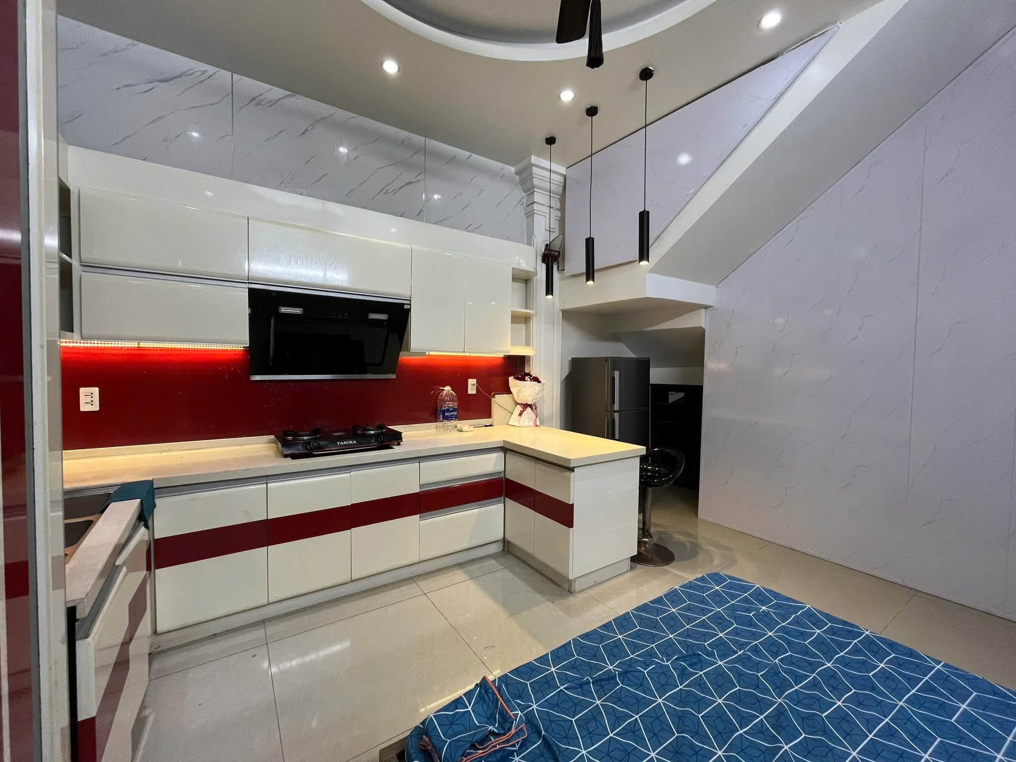 Furnished Room with Car Parking on Văn Cao