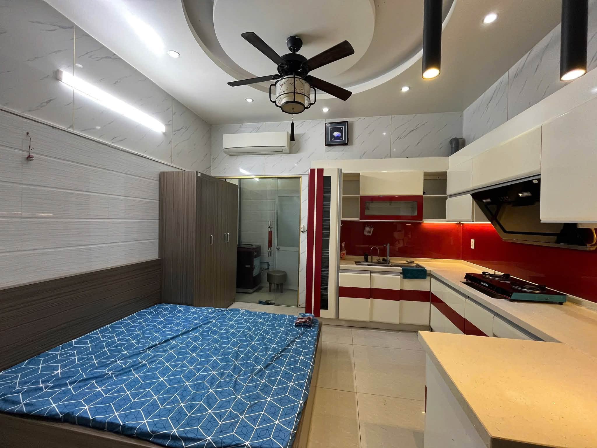 Furnished Room with Car Parking on Văn Cao