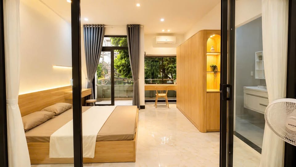 Modern Pet-Friendly 1-Bedroom Apartment on Phan Đăng Lưu Street