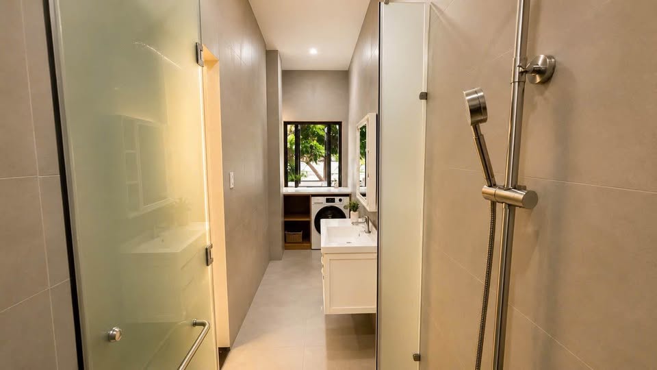 Modern Pet-Friendly 1-Bedroom Apartment on Phan Đăng Lưu Street