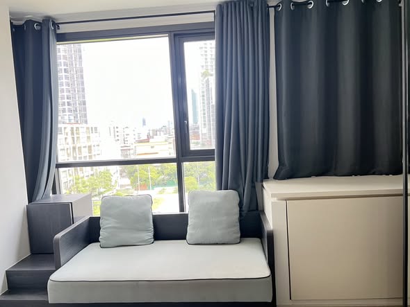 XT Huaikhwang 1BR near MRT