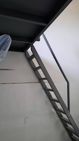 Quiet Mezzanine Studio Room near Hue Universities