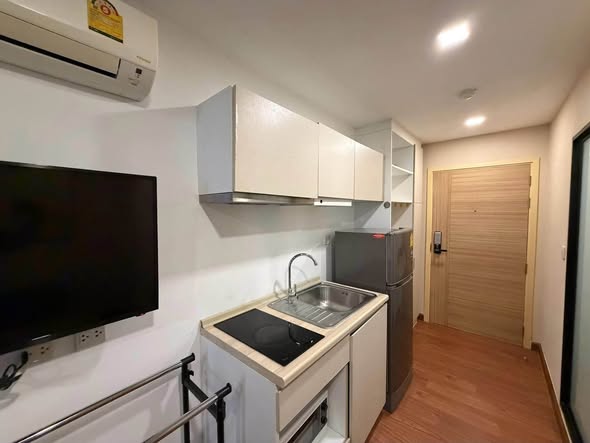 Studio for Rent near Sukhumvit 103/Udom Suk MRT