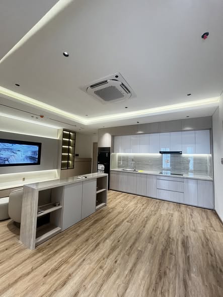 Sun Ponte 2-Bedroom Corner Apartment for Rent
