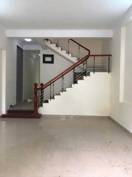 Front House for Rent on Nguyen Phuoc Thai, Thanh Khe
