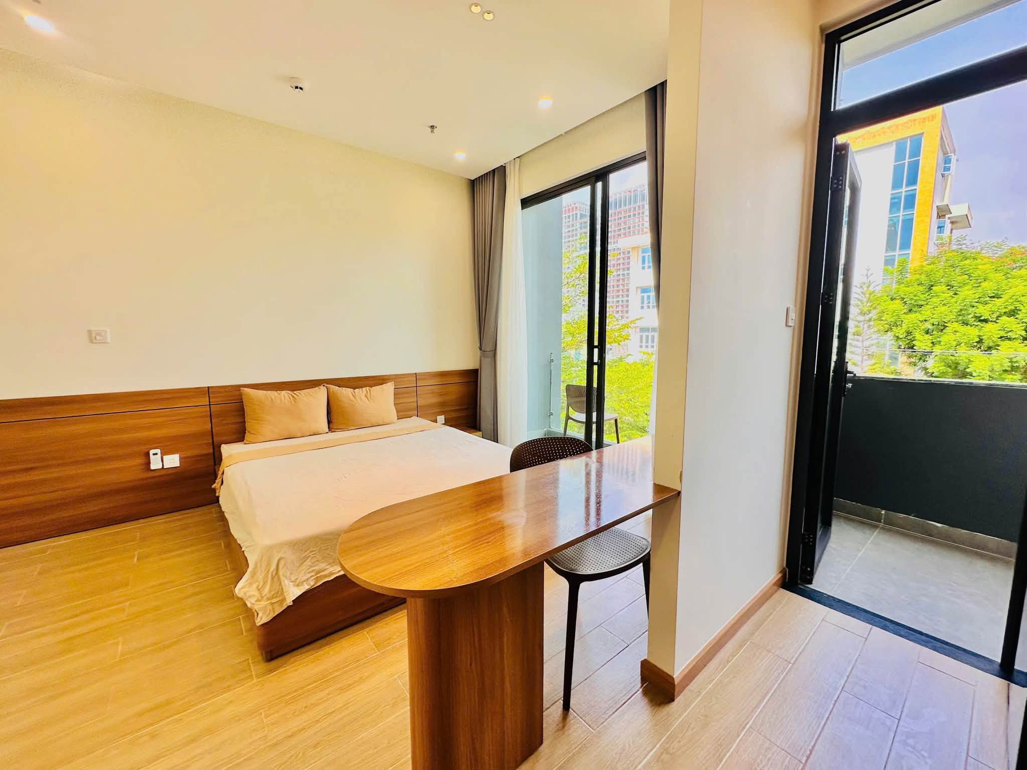 Apartment with Balcony near Dragon Bridge in Dong Giang