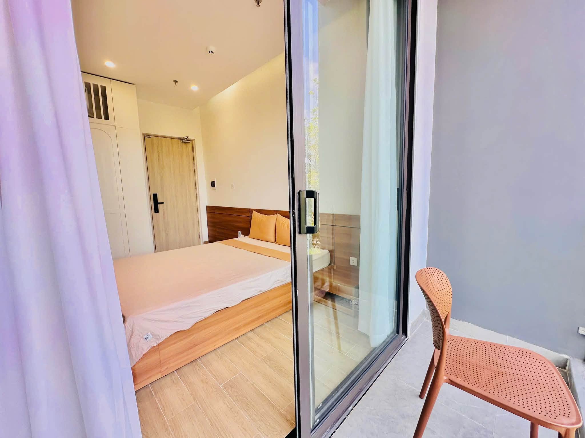 Apartment with Balcony near Dragon Bridge in Dong Giang