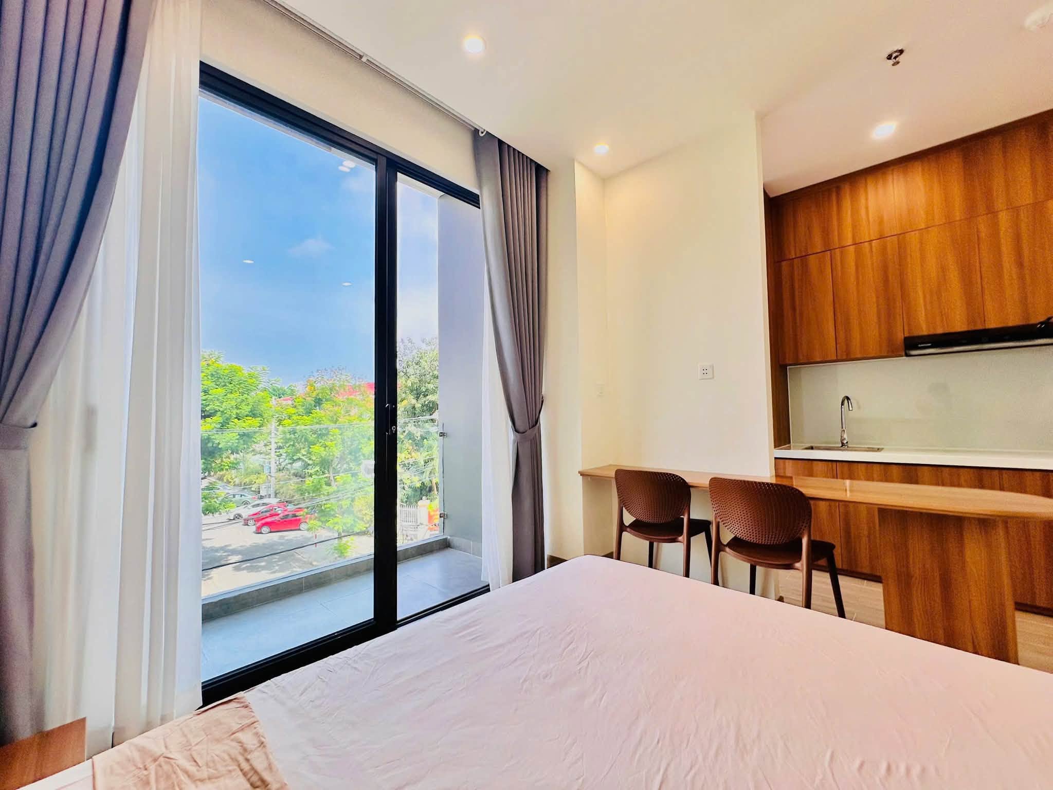 Apartment with Balcony near Dragon Bridge in Dong Giang