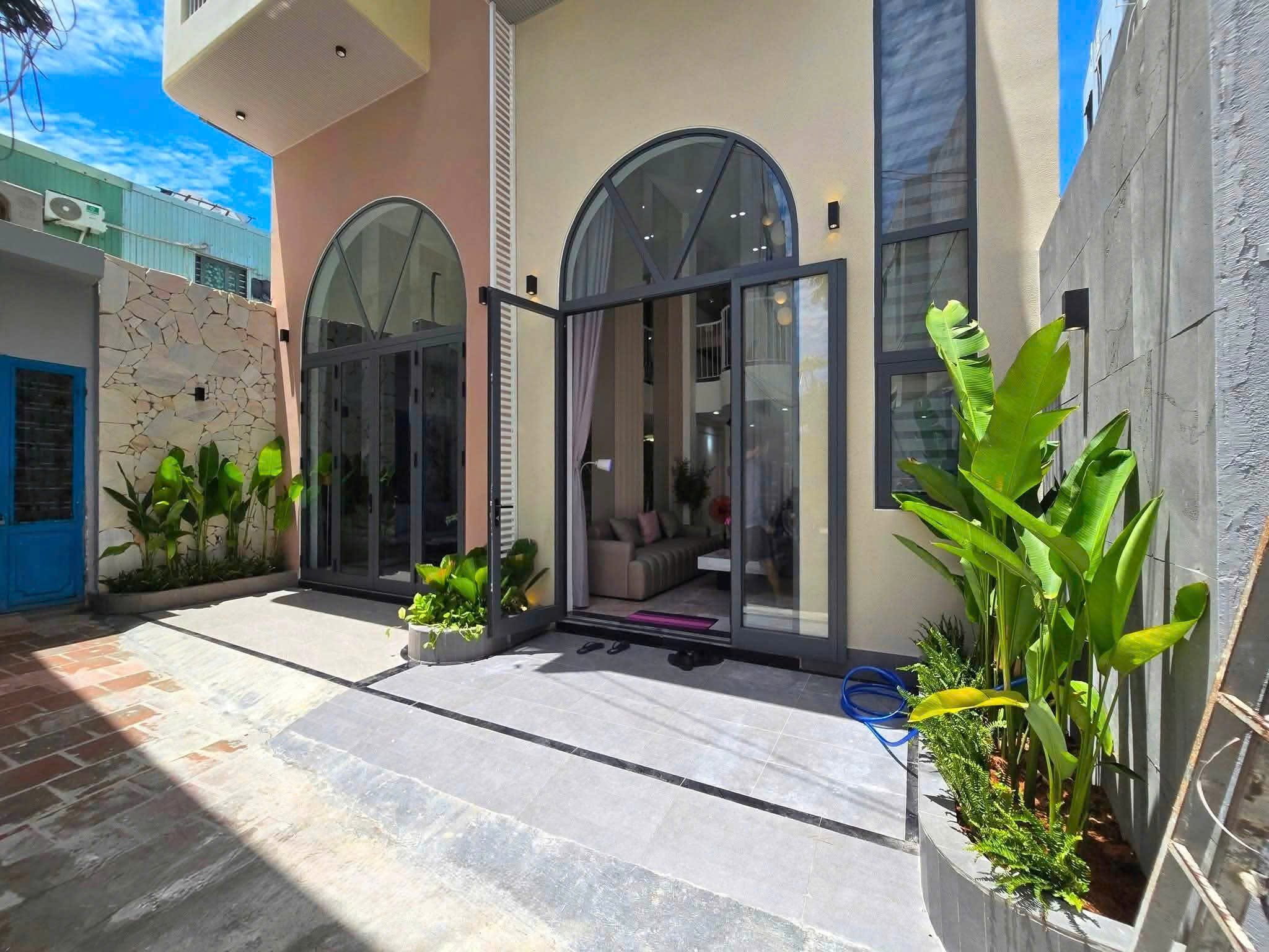 New Fully Furnished 3-Bedroom House on Tran Cao Van, Thanh Khe