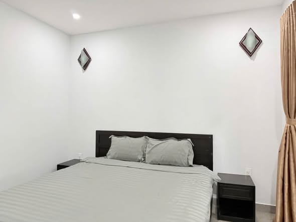 High-Floor 1-Bedroom Apartment with Balcony on Le Quang Dao, My An