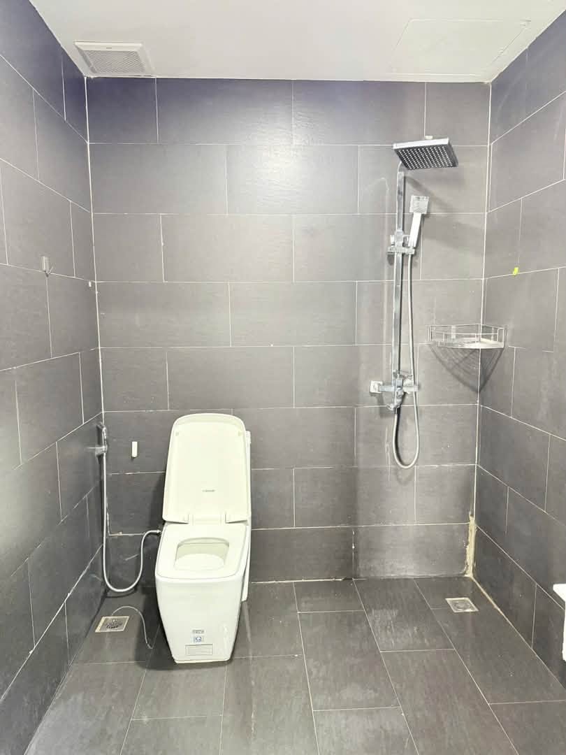 High-Floor 1-Bedroom Apartment with Balcony on Le Quang Dao, My An