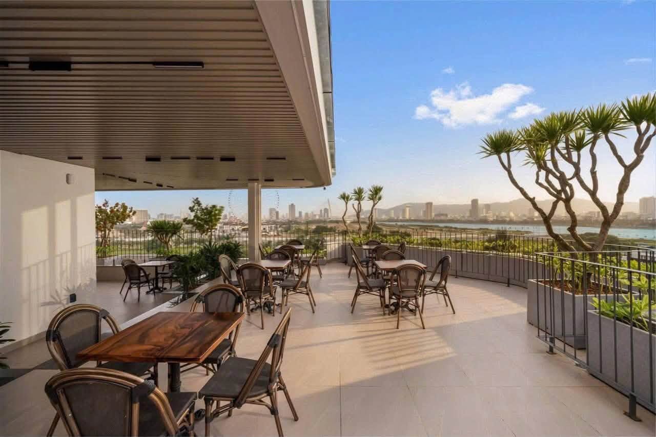 Modern Fully Furnished 1-Bedroom Apartment with Pool at 85 Doan Khue