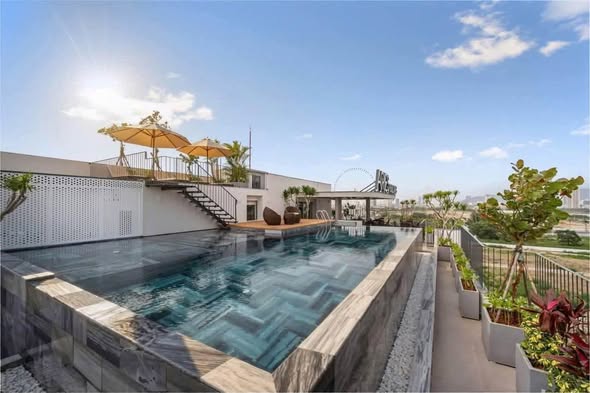 Modern Fully Furnished 1-Bedroom Apartment with Pool at 85 Doan Khue