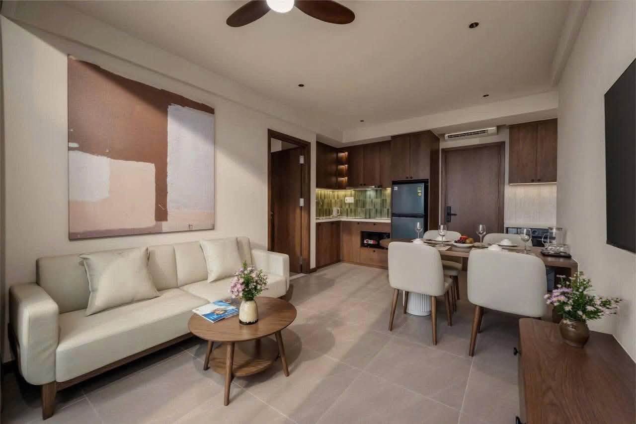 Modern Fully Furnished 1-Bedroom Apartment with Pool at 85 Doan Khue