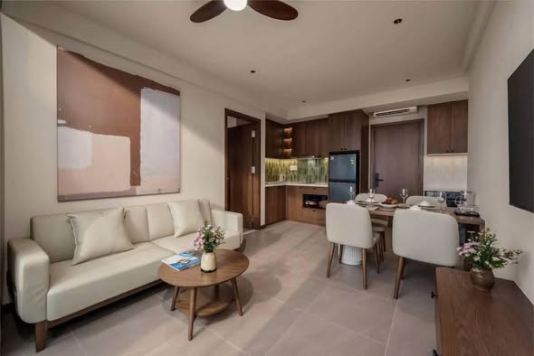 Modern Fully Furnished 1-Bedroom Apartment with Pool at 85 Doan Khue