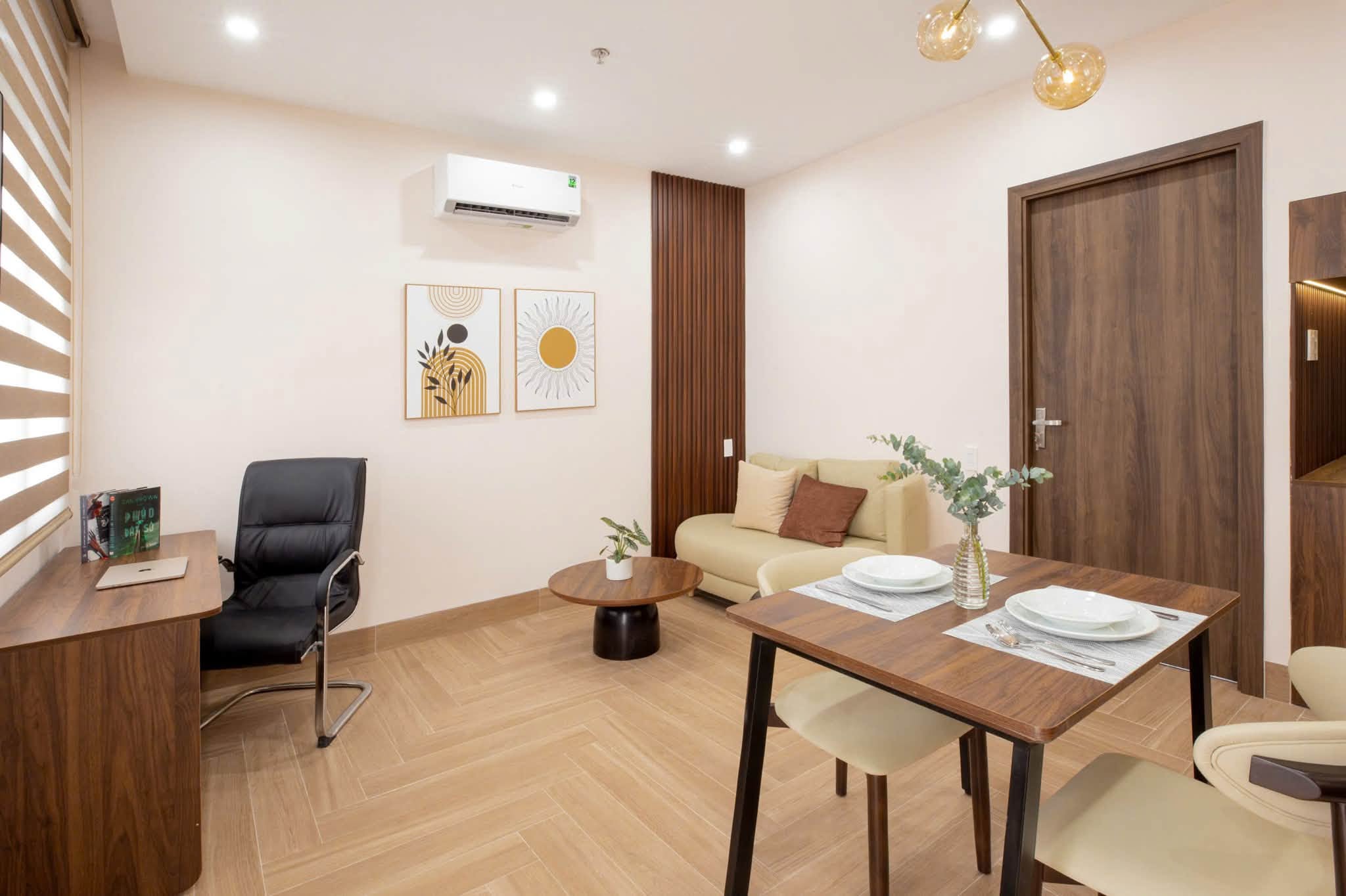Brand-New Modern Apartment with Balcony near My Khe Beach