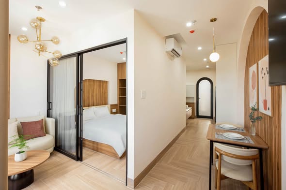 Brand-New Modern Apartment with Balcony near My Khe Beach