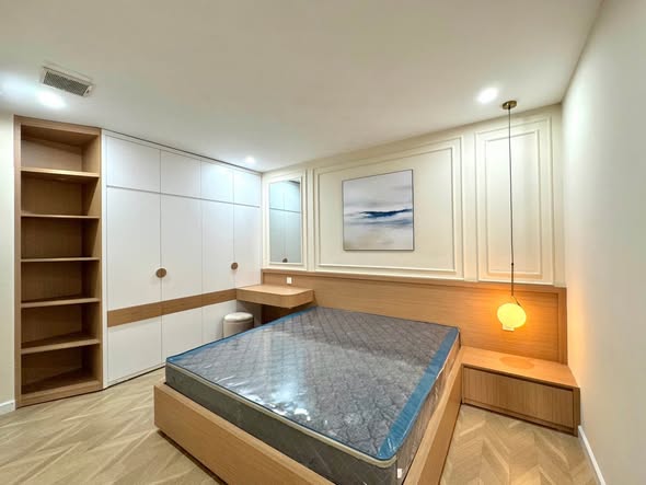 Discovery Complex 2-4BR Apartments in Cau Giay, Hanoi