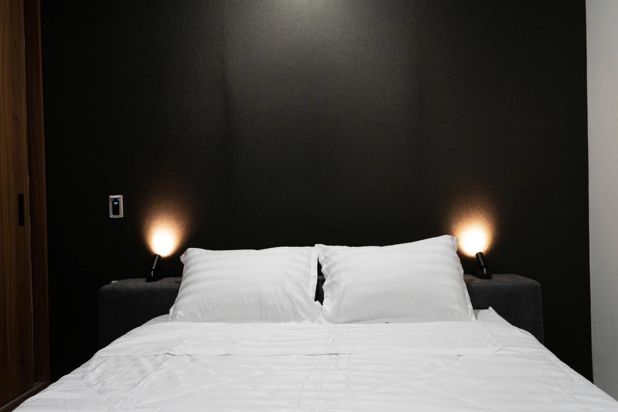 Brand-New Fully Furnished 2-Bedroom Monarchy Apartment with Han River View