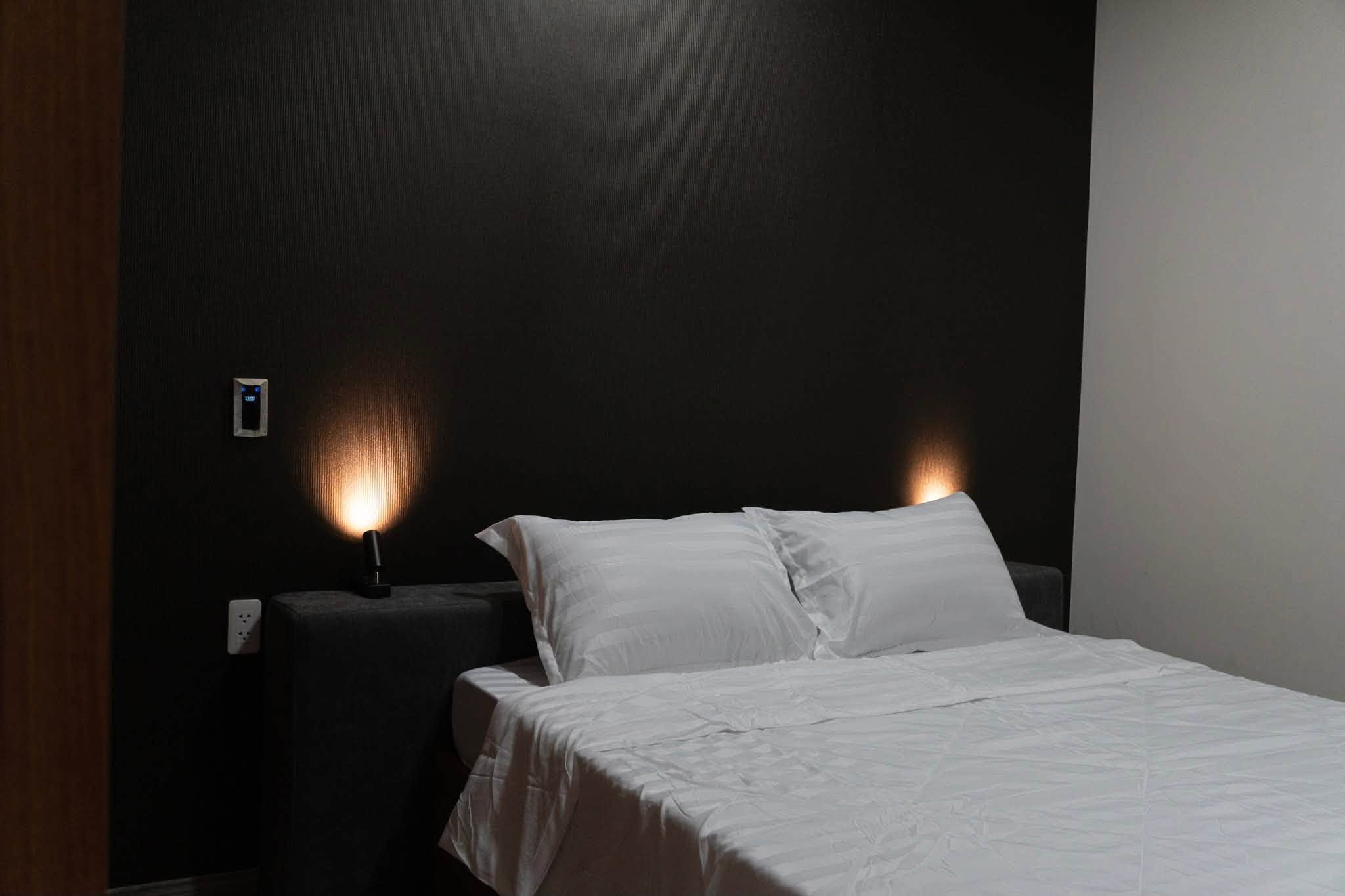 Brand-New Fully Furnished 2-Bedroom Monarchy Apartment with Han River View