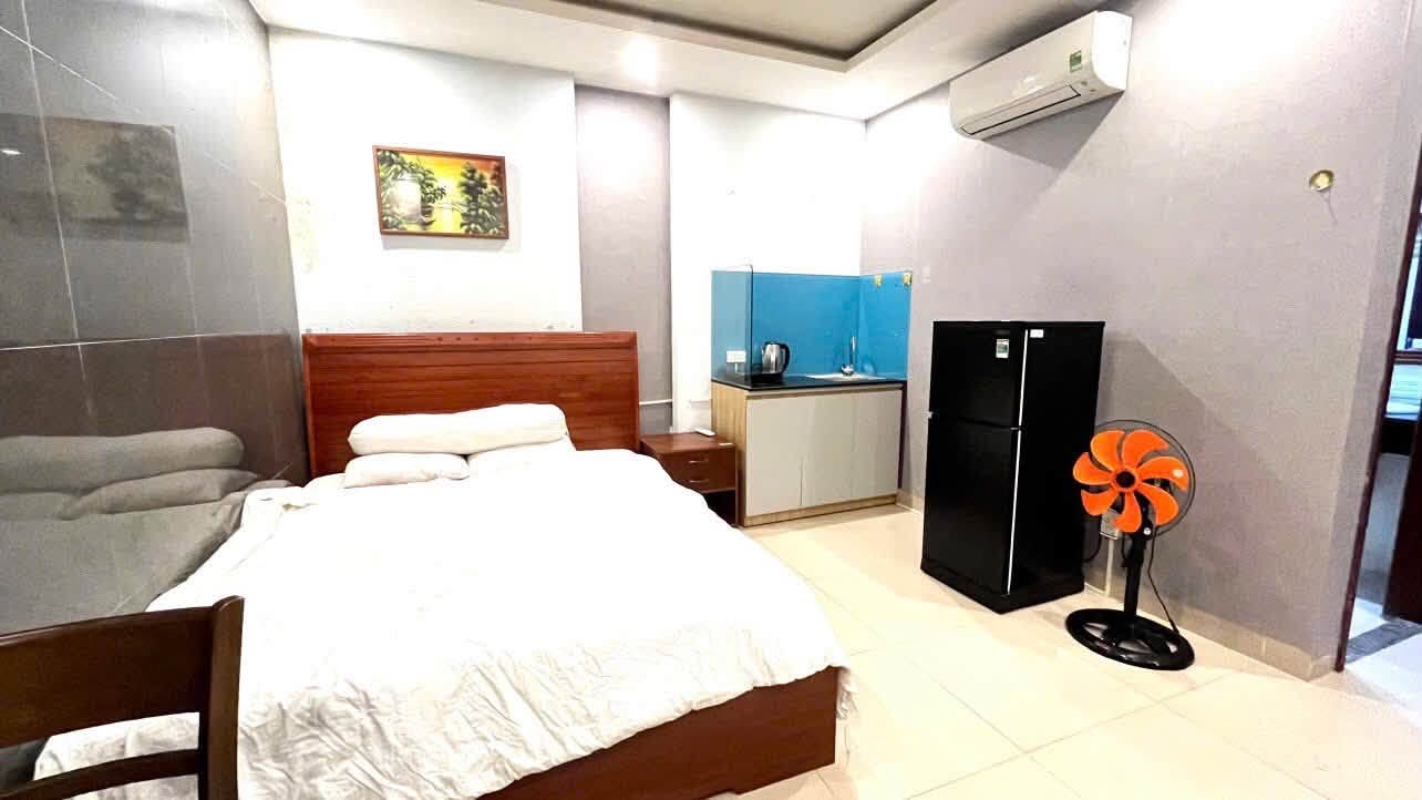 Studio Apartment P401 with Window near My Khe Beach on Nguyen Van Thoai