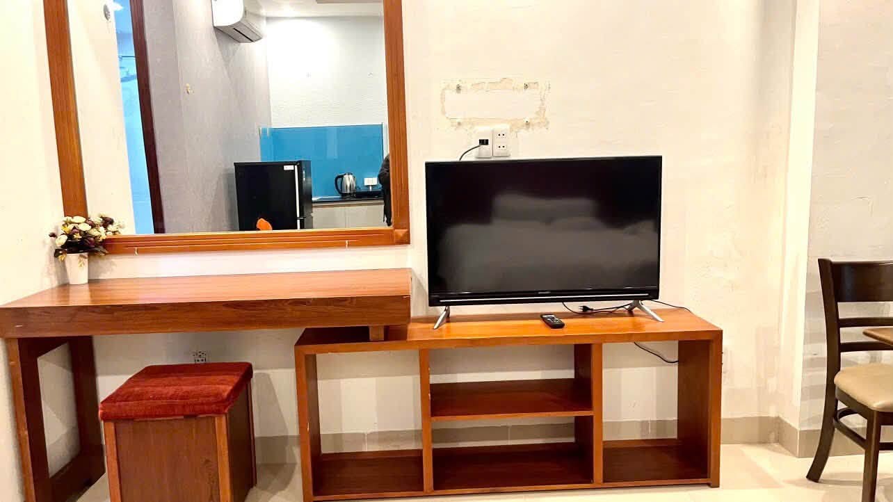 Studio Apartment P401 with Window near My Khe Beach on Nguyen Van Thoai
