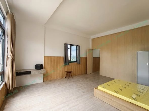 Spacious 60m2 1BR on Le Dai Hanh