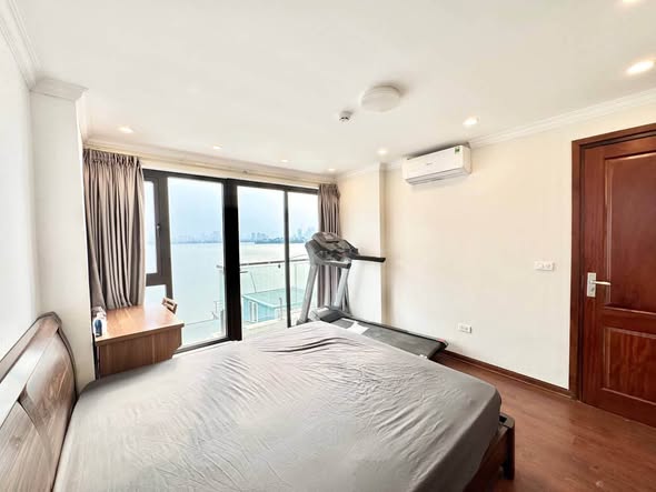 1-Bedroom West Lake View in Tay Ho