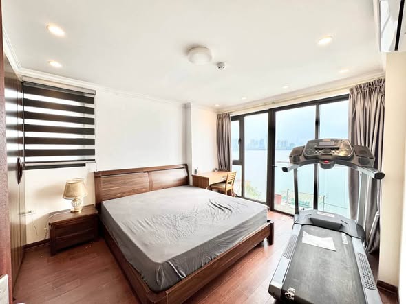 1-Bedroom West Lake View in Tay Ho