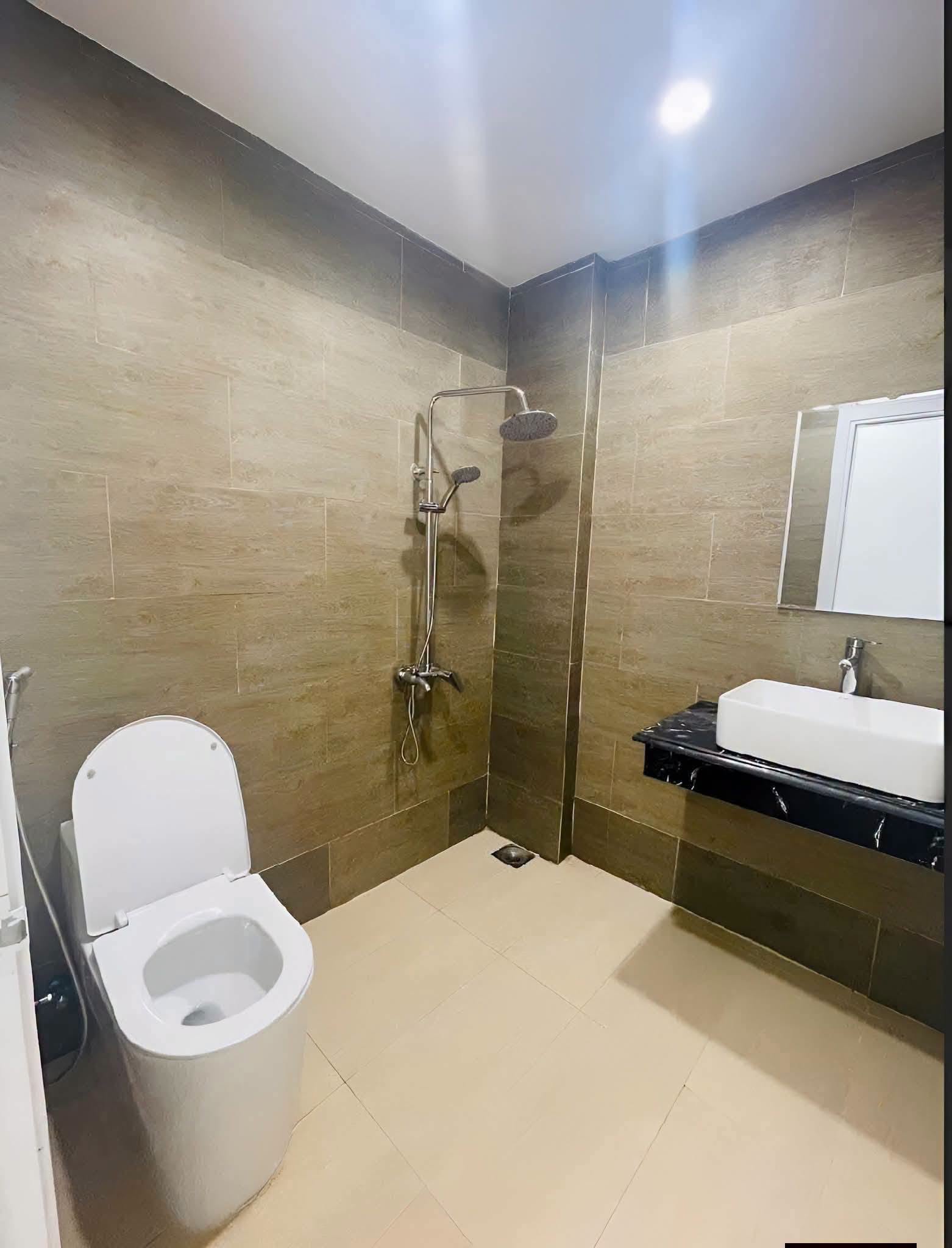 Fully Furnished 1-Bedroom Apartment on My Da Dong 12