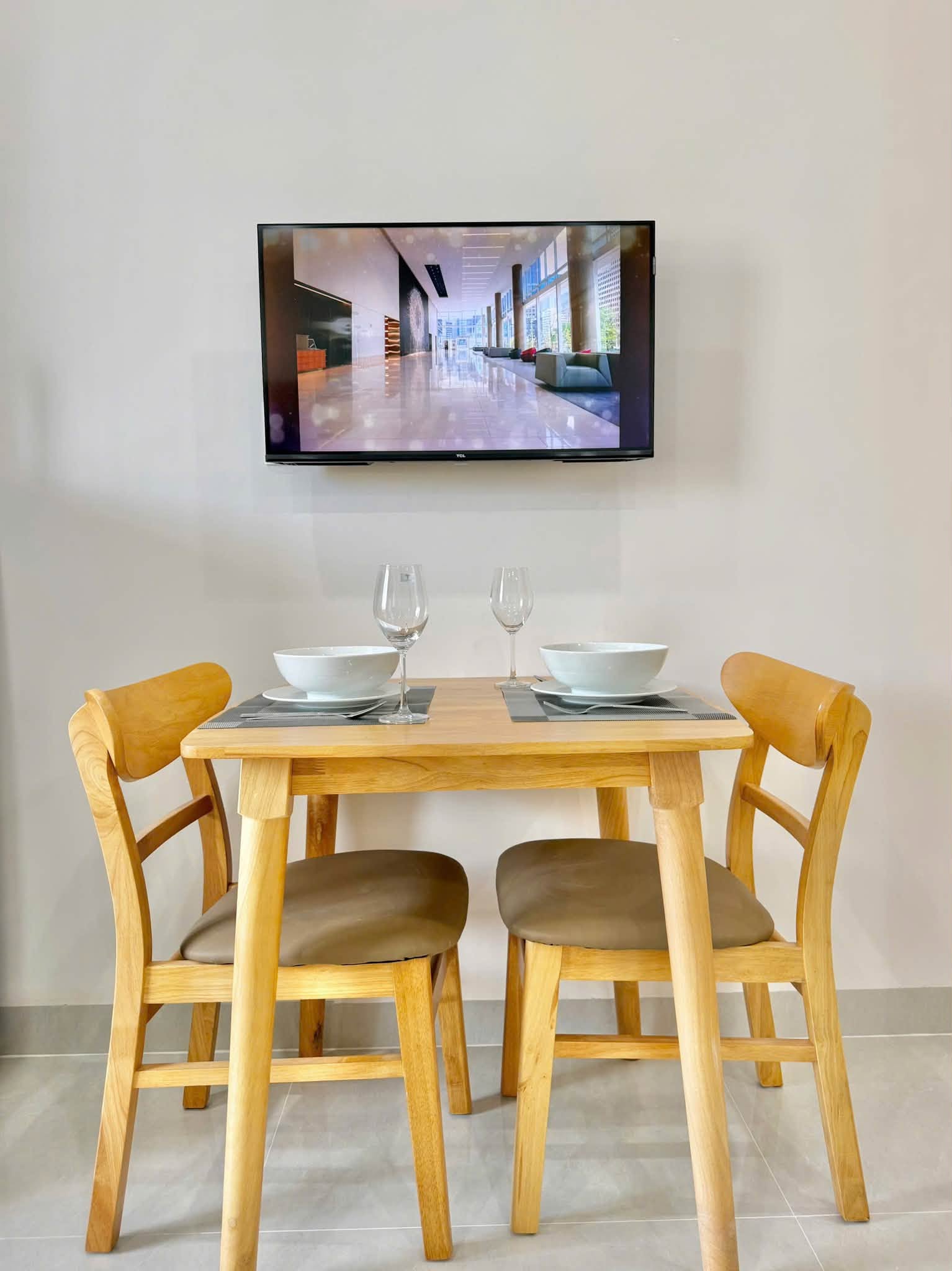 Fully Furnished Apartment on Nguyen Xuan Khoat Street