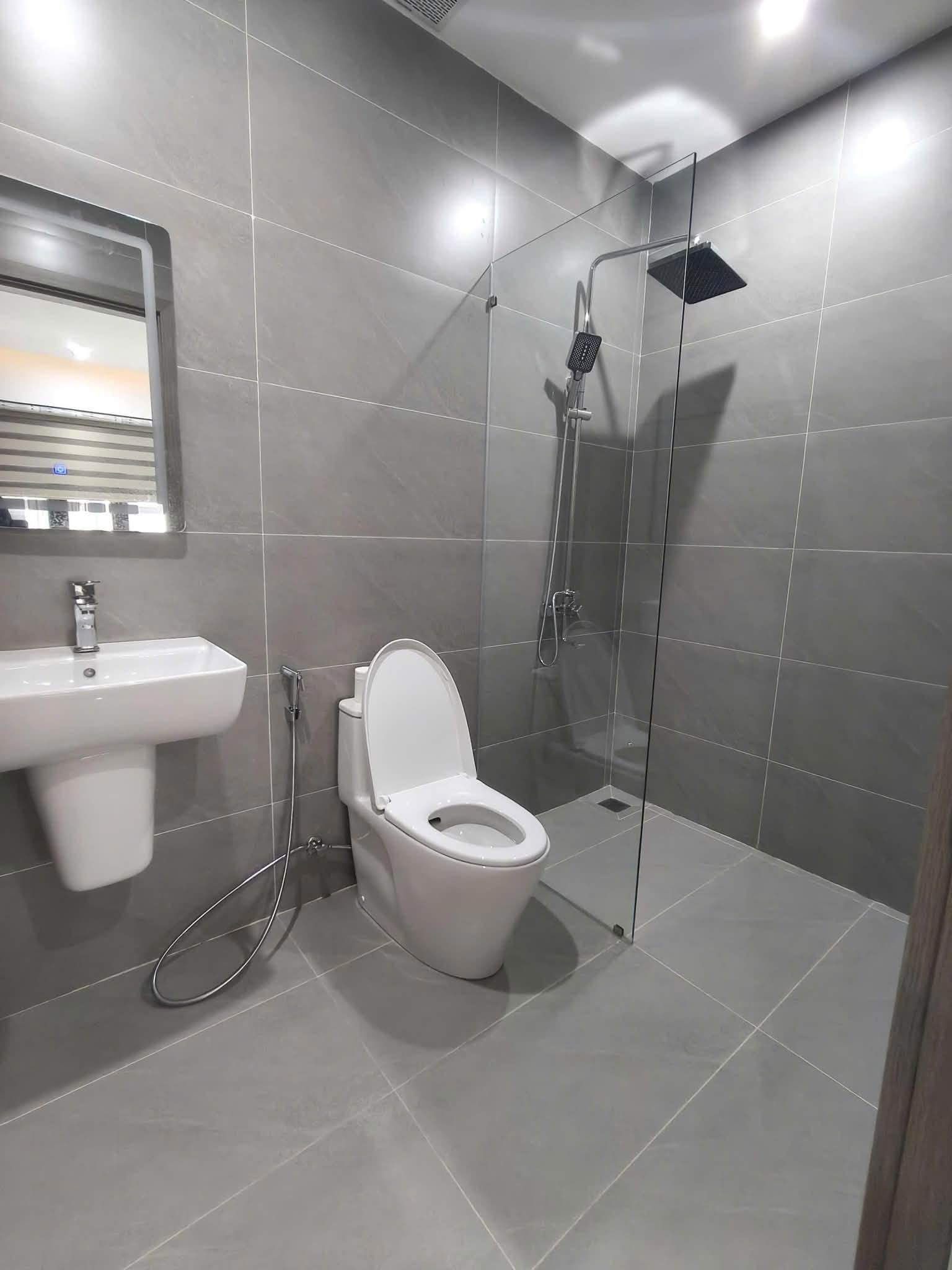 Fully Furnished Apartment at B2-2-25 Vu Trong Phung, Hoa Cuong Nam