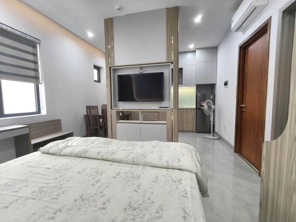 Fully Furnished Apartment at B2-2-25 Vu Trong Phung, Hoa Cuong Nam